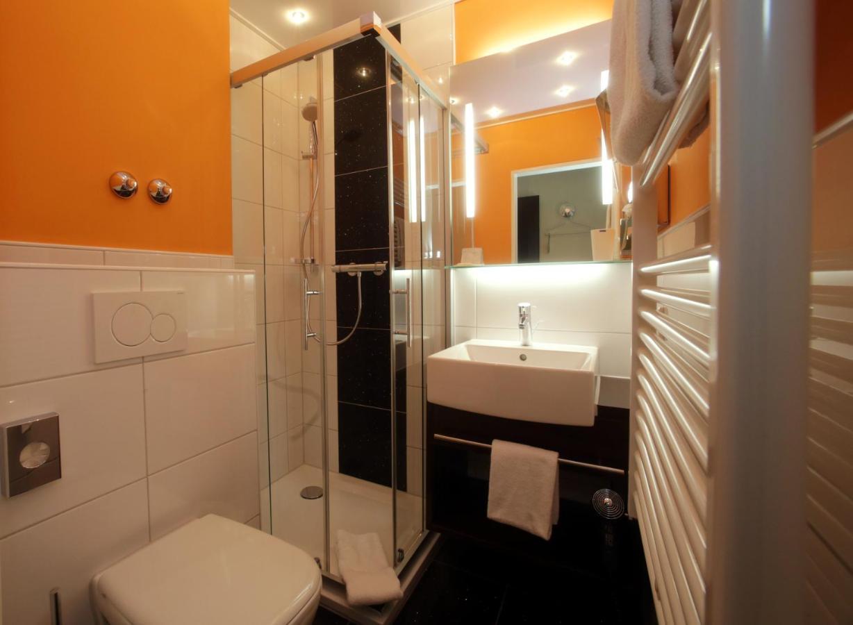Hotel Unterfeldhaus Erkrath Bagian luar foto