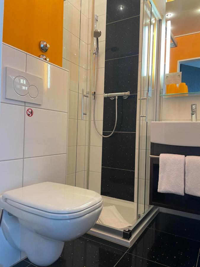 Hotel Unterfeldhaus Erkrath Bagian luar foto