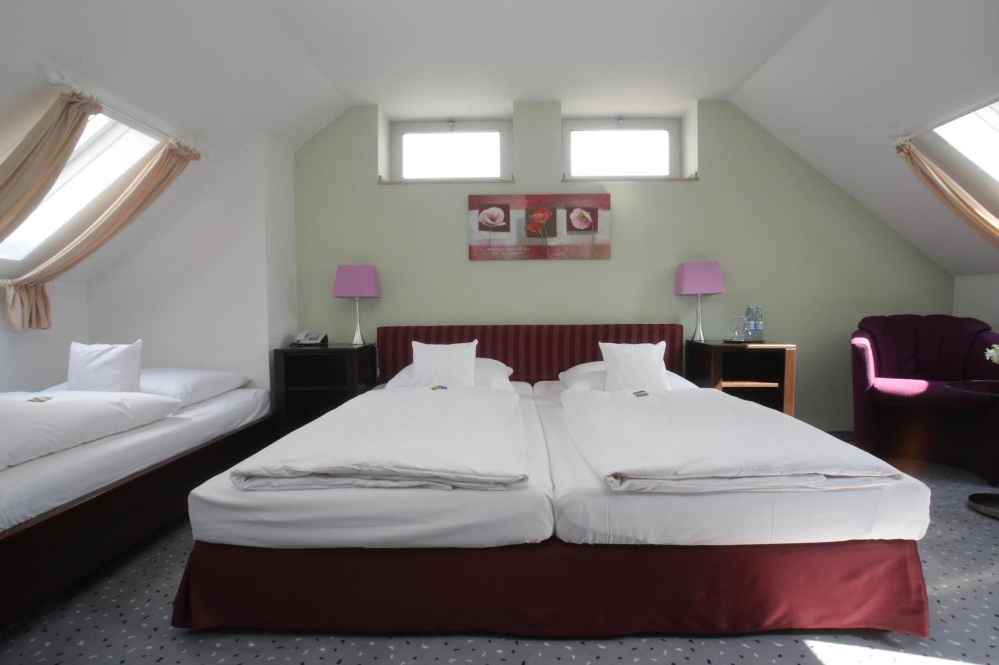Hotel Unterfeldhaus Erkrath Bagian luar foto
