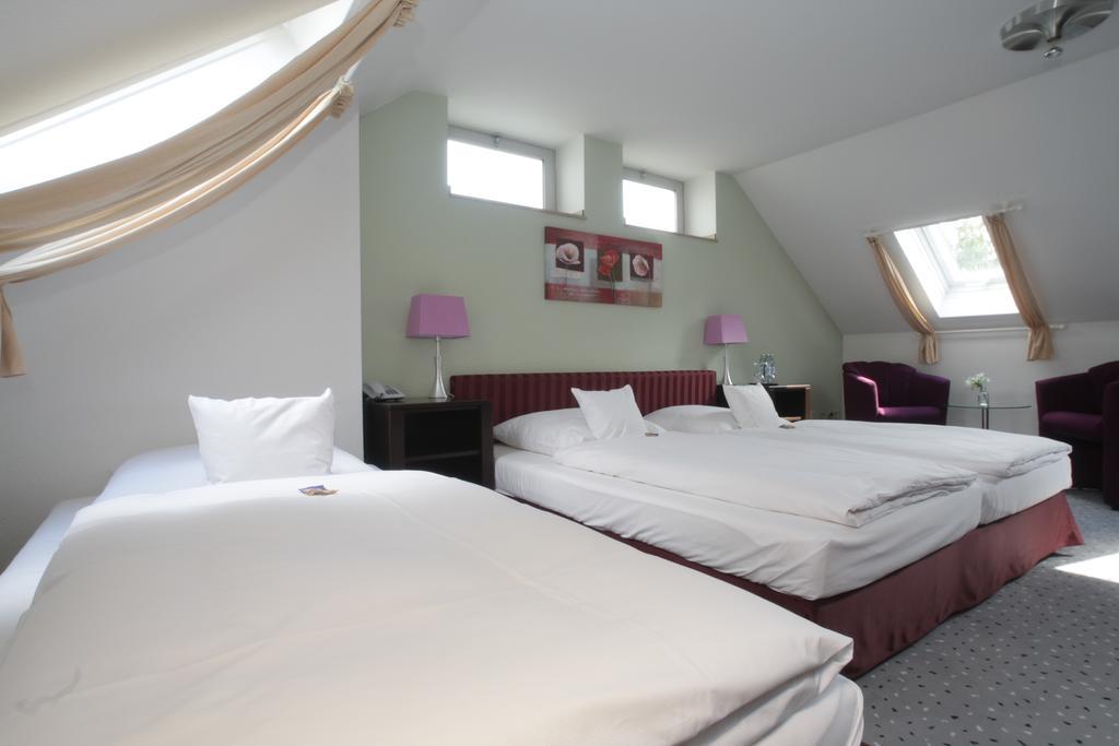 Hotel Unterfeldhaus Erkrath Bagian luar foto