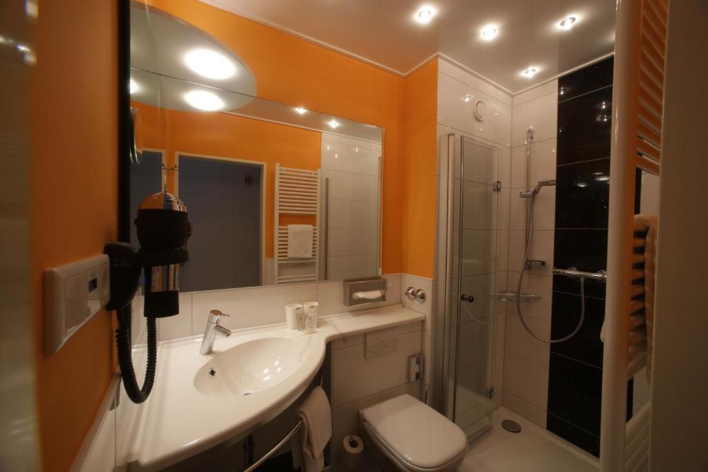Hotel Unterfeldhaus Erkrath Bagian luar foto